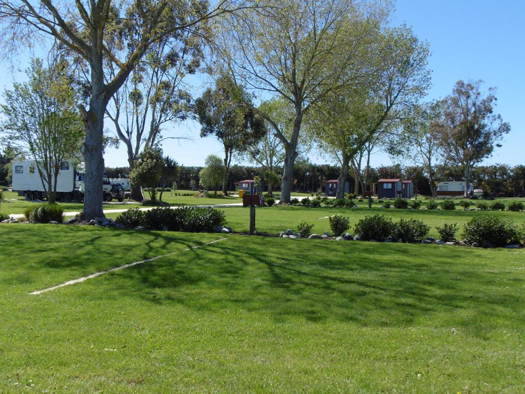 Glenavys Waitaki River Motor Camp Екстериор снимка