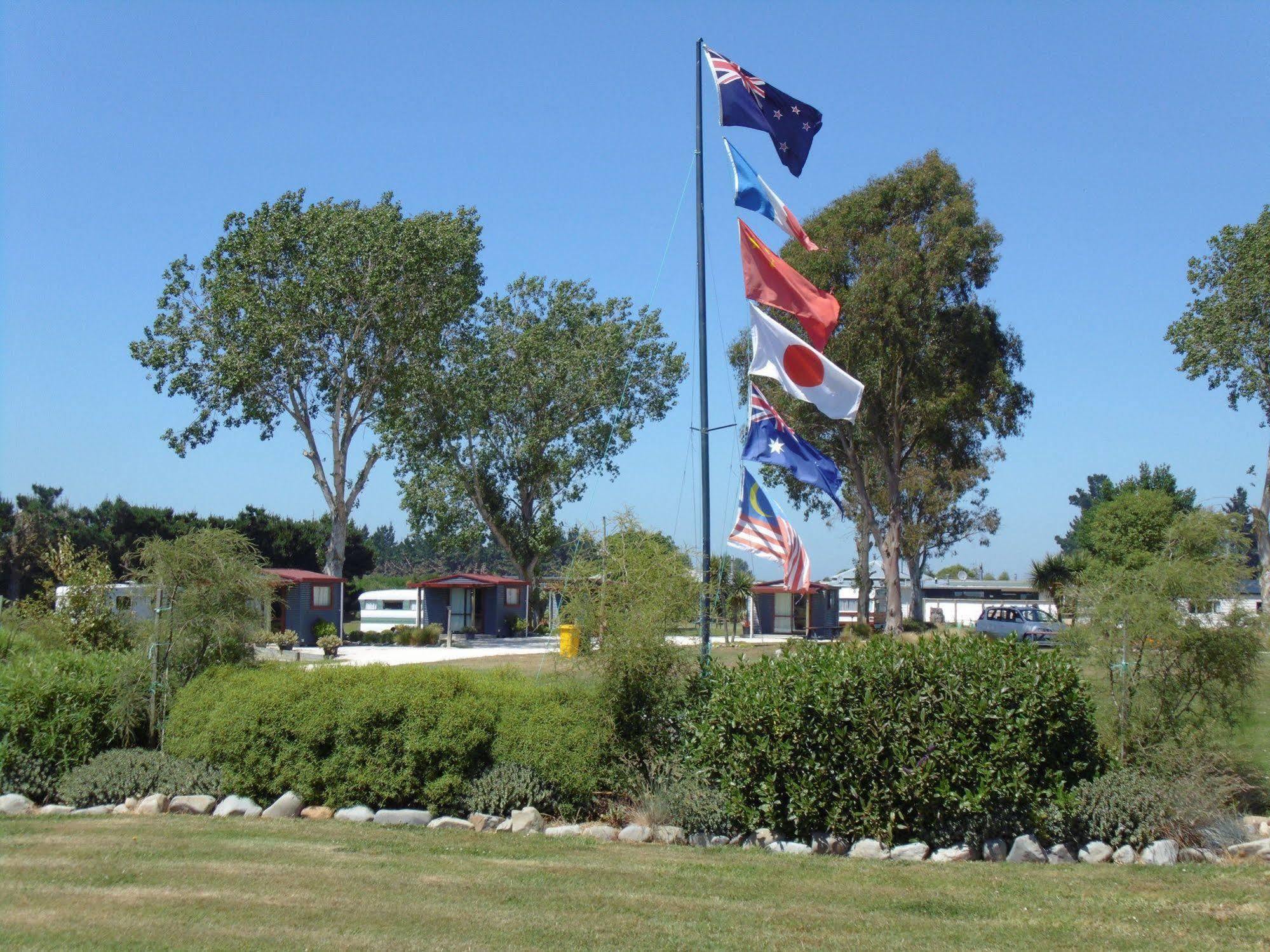 Glenavys Waitaki River Motor Camp Екстериор снимка