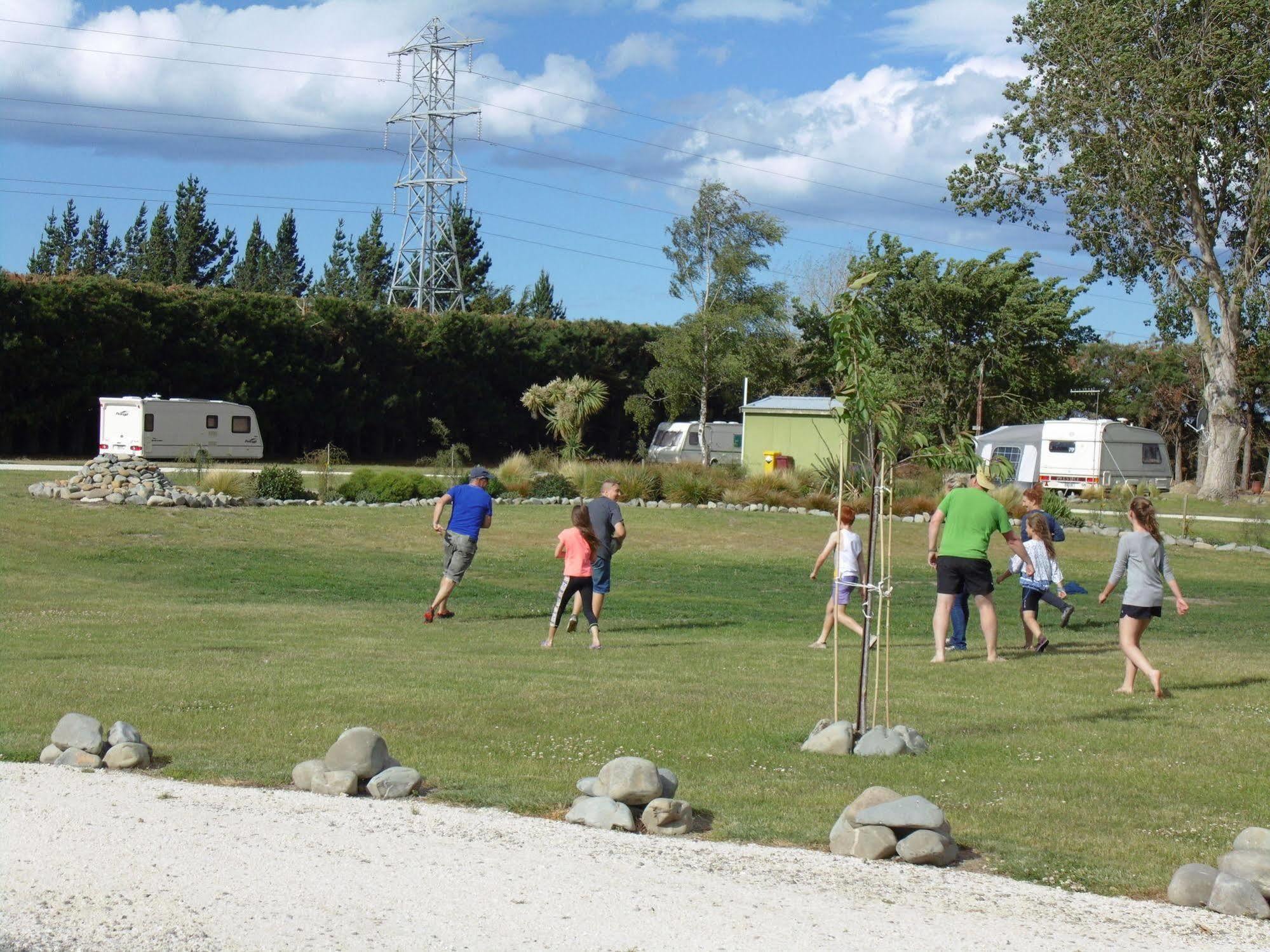 Glenavys Waitaki River Motor Camp Екстериор снимка